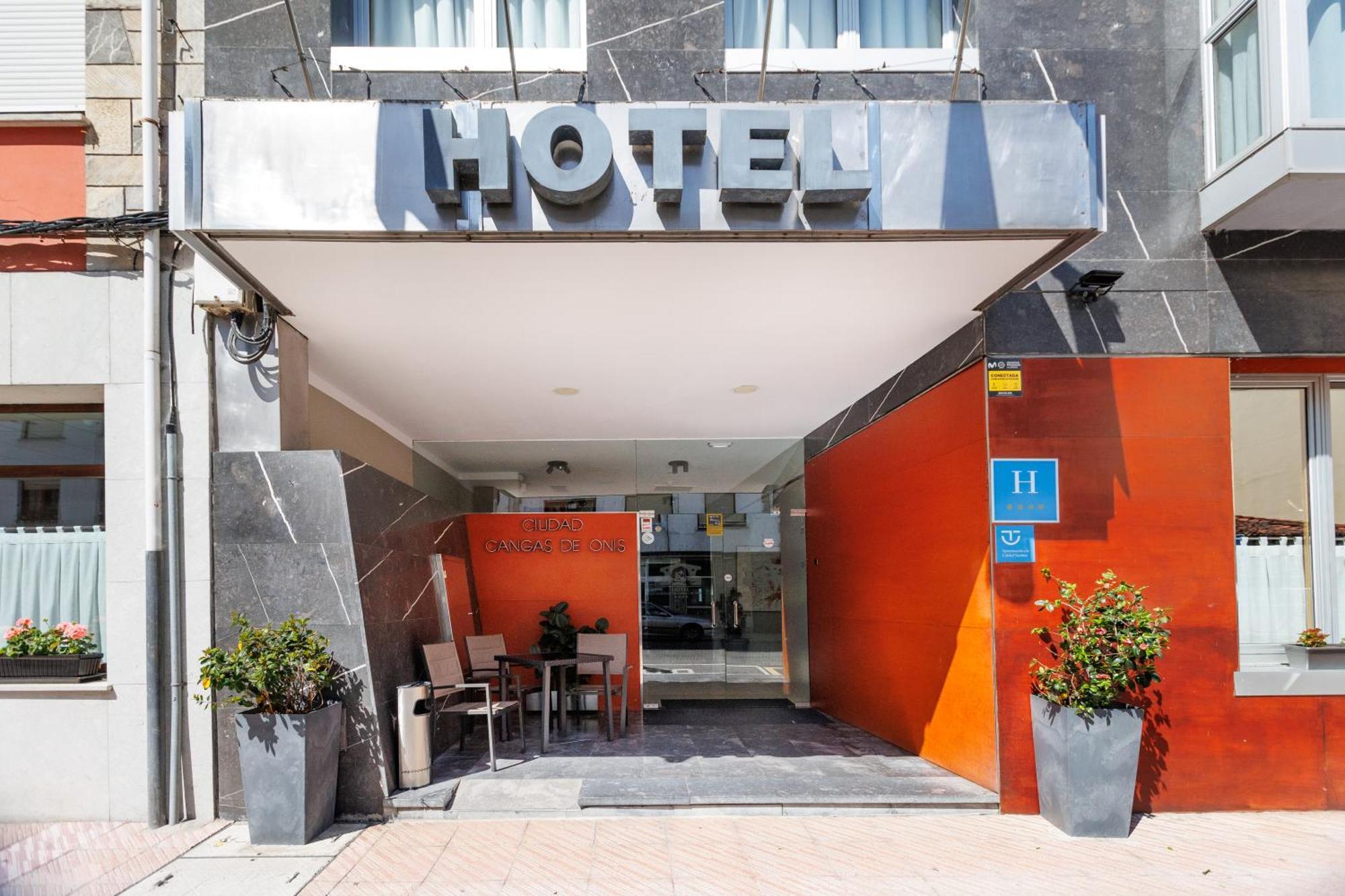 Hotel Ciudad Onís Kültér fotó